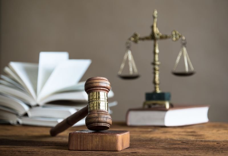 LLB (Hons) Law With Foundation Year